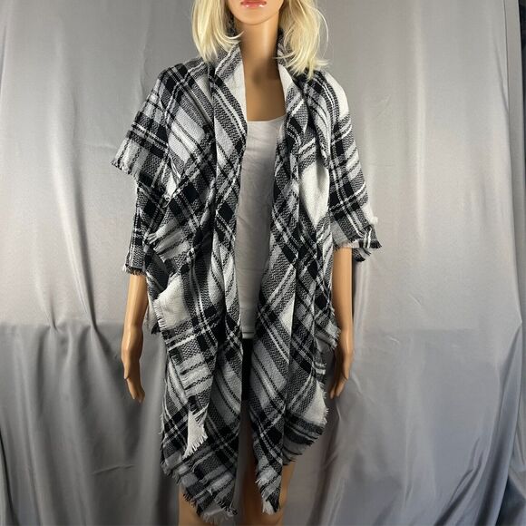 ModCloth Black White Plaid Blanket Scarf Shawl Throw Wrap Versatile Mulifunction - Picture 4 of 6